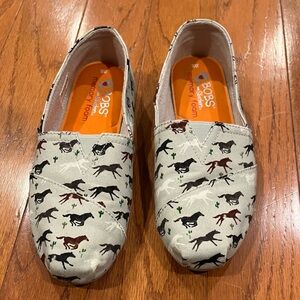 Bob’s by Sketchers Horse themed loafer flats Size 8